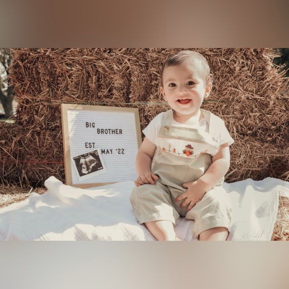 Meet your Posher, Tiffany Rose - Picture 2 of 16